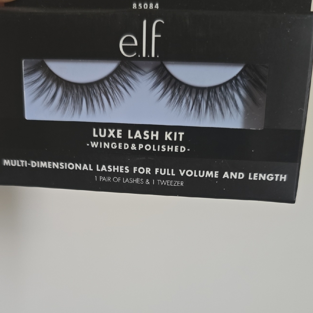 *FREE* e.l.f. Luxe Lash Kit - Wing & Polished